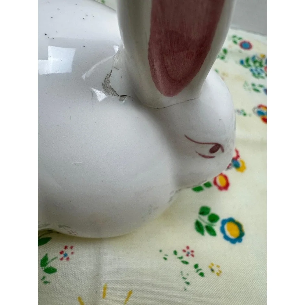 VTG White Ceramic Rabbit Figurine Cotton Tail Bunny Cotton Ball Dispenser Easter